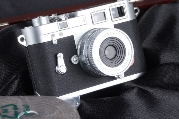 Minox DCC Leica M3 5.0 megapixels, WOW
