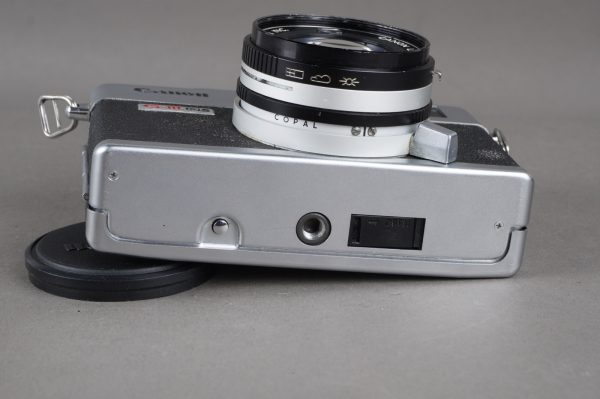 Canon Canonet G-III QL19 camera, with 45mm 1:1.9 lens
