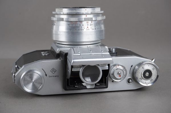 Praktica FX 2 camera with Meyer Primotar E 50mm 1:3.5 V lens, M42 mount