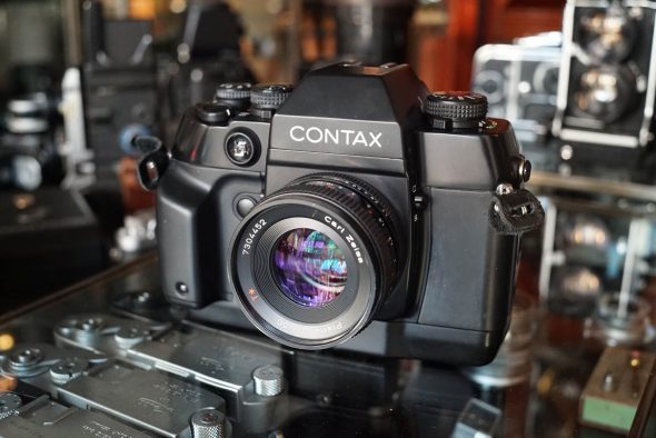 Contax AX + 1.7 / 50mm Zeiss Planar lens