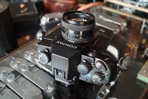 Contax AX + 1.7 / 50mm Zeiss Planar lens