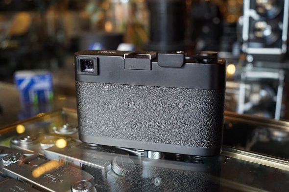 Leica CL kit + Leitz Summicron-C 1:2 / 40mm
