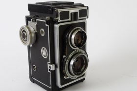 Zeiss Ikoflex TLR with Tessar 3.5 / 75mm lens. 886/16 Metered model