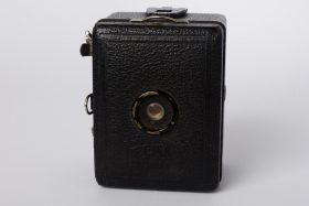 Zeiss ikon Box Tengor, miniature box camera with Goerz Frontar lens