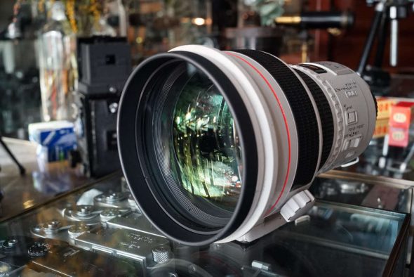 Canon EF 200mm F/1.8 L USM – super fast autofocus telephoto lens