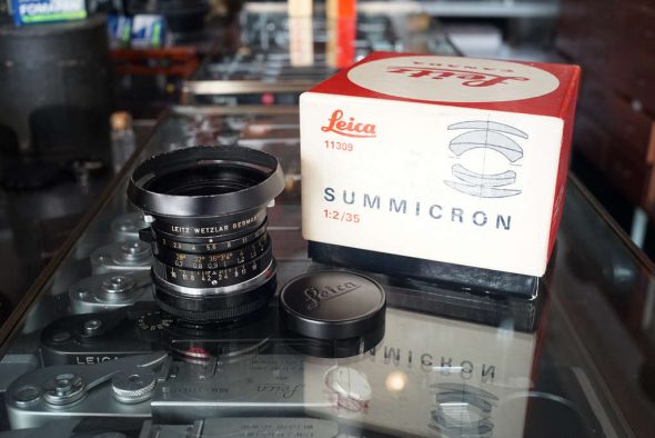 Leica 35mm f/2 Summicron V3 M with hood Boxed