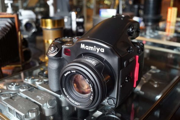 Mamiya 645AFd kit + Mamiya 645 2.8 / 80mm AF