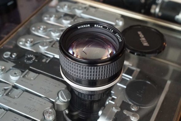 Nikon Nikkor 85mm 1:1.4 AIs lens