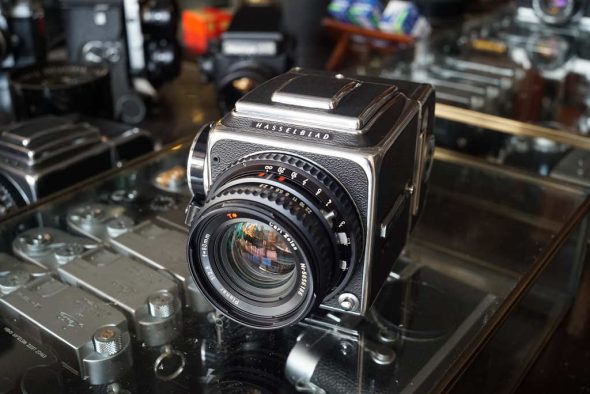 Hasselblad 500C kit + Carl Zeiss Planar 2.8 / 80mm + A12 film back, demo unit