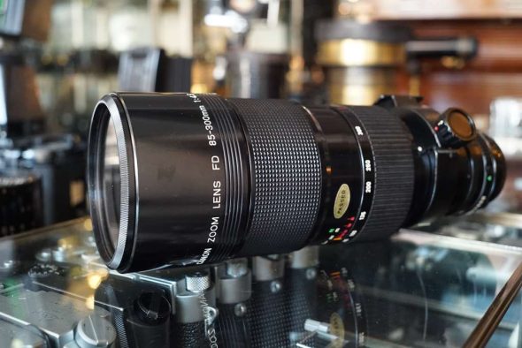 Canon zoom lens FD 85-300mm 1:4.5