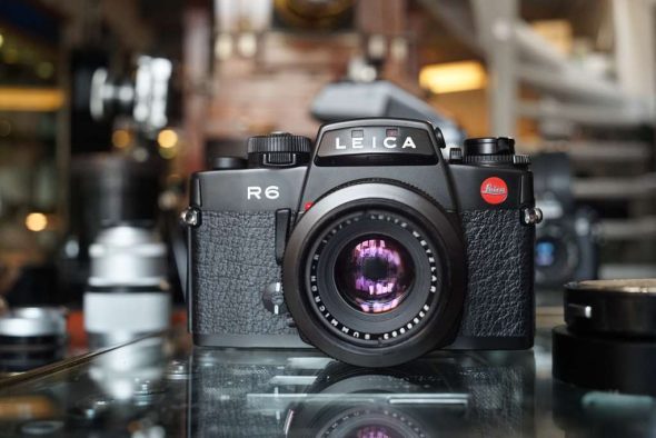 Leica R6 boxed + Leica 50mm 1:2 Summicron-R 3-cam