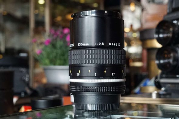 Nikon Nikkor 135mm 1:2.8 AI lens