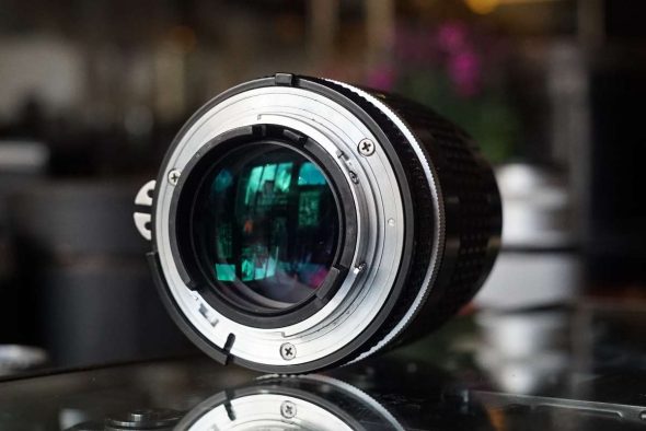 Nikon Nikkor 105mm 1:2.5 AIs lens