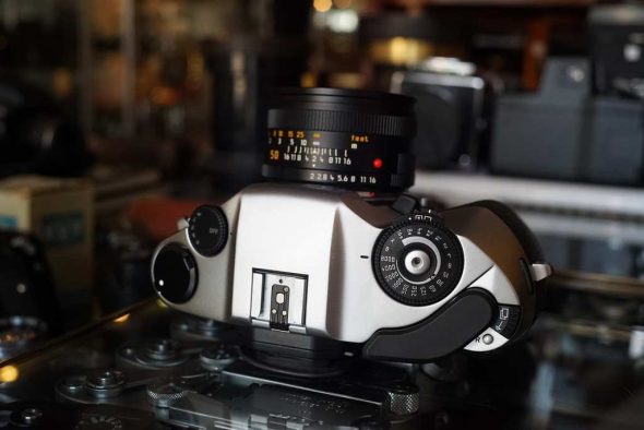 Leica R8 + 50mm 1:2 E55 Summicron-R