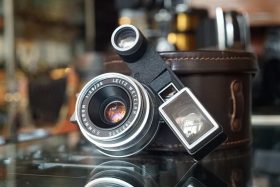 Leica 35mm 1:2.8 Summaron goggled with original leather case.