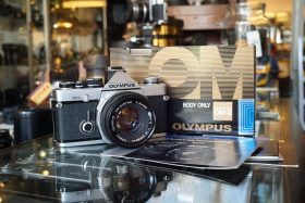 Olympus OM-2n boxed + 50mm F. Zuiko 50mm 1:1.8