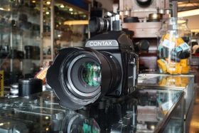 Contax 645 + Carl Zeiss 80mm F/2 Planar lens