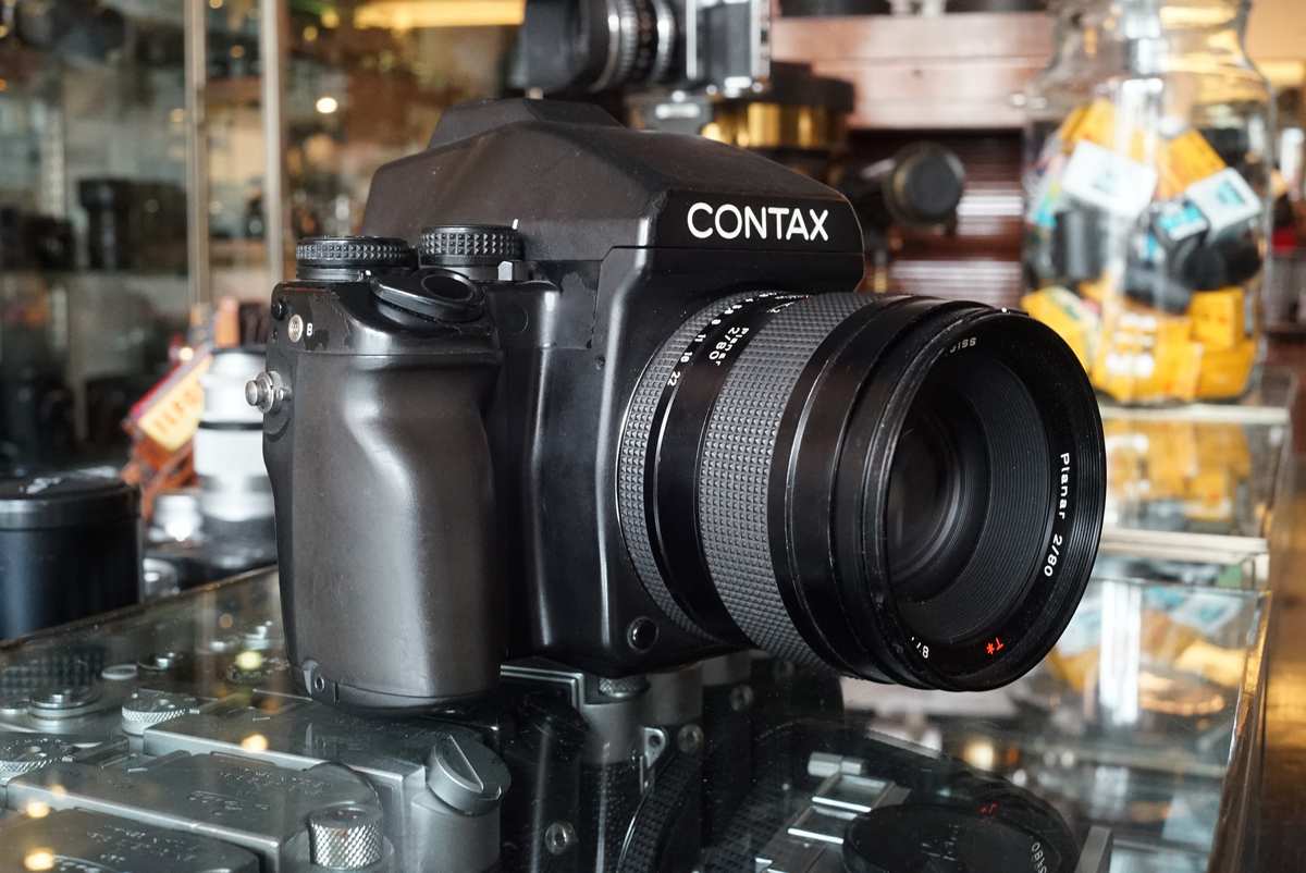 CONTAX (コンタックス) 645 / Carl Zeiss T*フィルムカメラ
