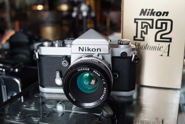 Nikon F2 + DE-1 Plain prism + Nikkor 1:2 / 50mm, Boxed