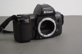 Nikon F801 camera + strap