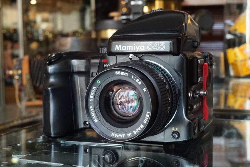 Mamiya 645 Pro + 80mm f/2.8 N + FK402 SV AE finder outfit, BOXED