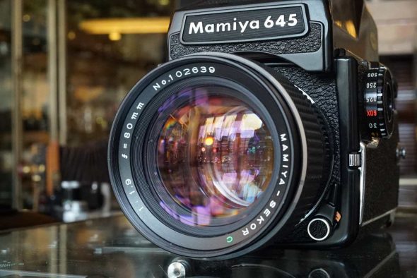 Mamiya 645 1000s with AE-prism + Mamiya-Sekor C 80mm 1:1.9