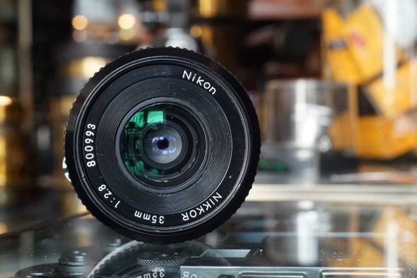 Nikon Nikkor 35mm 1:2.8 non-AI, Worn