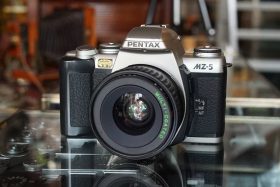reserved: Pentax MZ-5 + Makinon 35mm 1:2.8