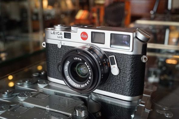 Leica M6 0.72 body in Chrome. Boxed