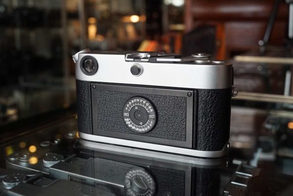 Leica M6 0.72 body in Chrome. Boxed