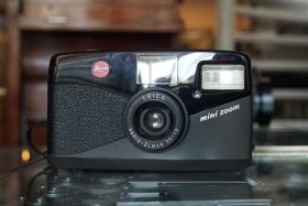 Leica Mini Zoom, point and shoot