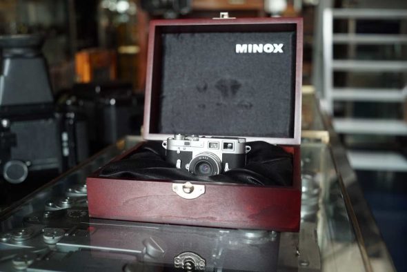 Miniature Leica M3 by Minox