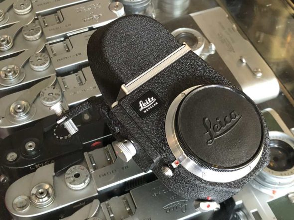 Leica 16498 Visoflex III with 90 degree finder, boxed with caps