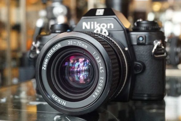 Nikon EM + Zoom Nikkor 35-70mm 1:3.3-4.5