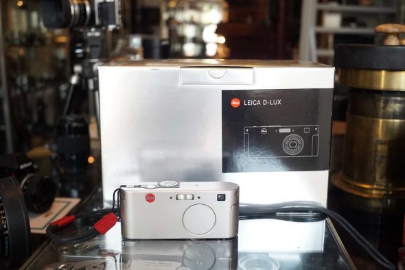Leica 18225 D-LUX silver, boxed, without charger and warranty