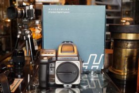 Hasselblad H4D-40 body + HVD90x viewfinder, low clicks, boxed