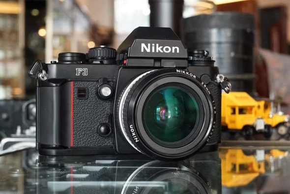 Nikon F3 boxed + Nikon Nikkor 28mm 1:2.8 AI