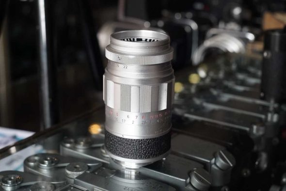 Leica Elmarit 90mm F/2.8 Leitz Wetzlar, chrome, heavy focus