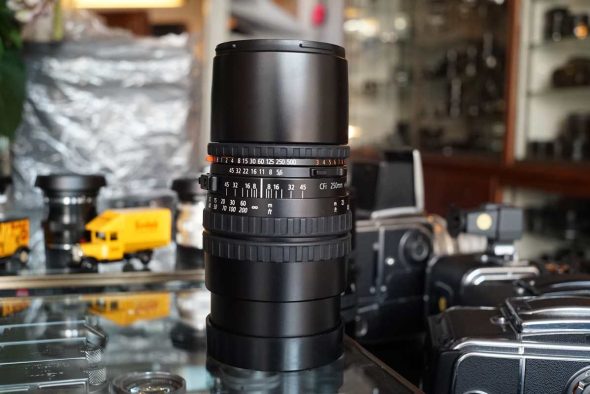 Carl Zeiss CFi 250mm F/5.6 lens for Hasselblad V