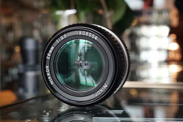 Nikon Nikkor 3.5 / 28mm AI lens