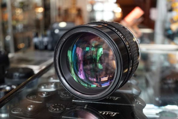 Nikon MF 105mm F/1.8 AI-S lens
