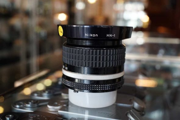 Nikon Nikkor 24mm F/2.8 AI + HN-1 lenshood