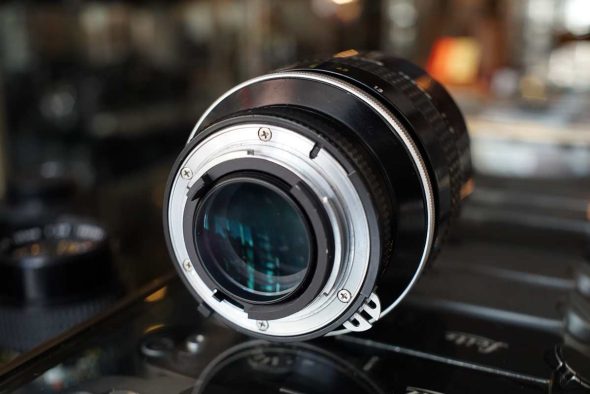 Nikon Nikkor 135mm F/2 AI, fast portrait lens
