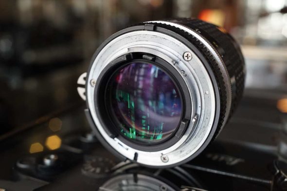 Nikon Nikkor 105mm F/2.5 AI-S lens