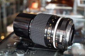 Nikon Nikkor 200mm F/4 AI Telephoto lens