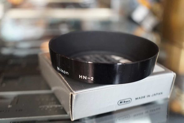 Nikon HN-2 metal screw in lenshood for 28mm