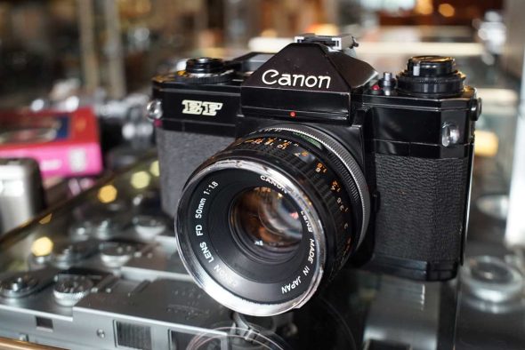 Canon EF + Canon lens FD 1:1.8 / 50mm