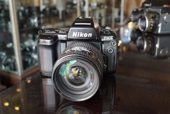 Nikon F90X + AF Nikkor 28-105mm F/3.5-4.5D lens kit