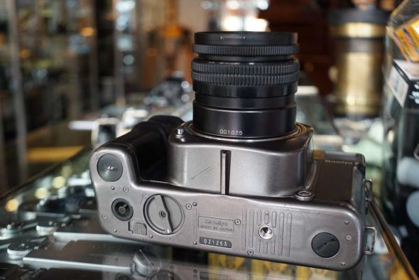 Mamiya 7 graphite + N 80mm F/4 L lens kit