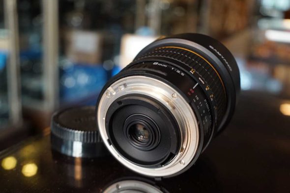 Samyang 8mm F/3.5 Fisheye CS for Nikon DX